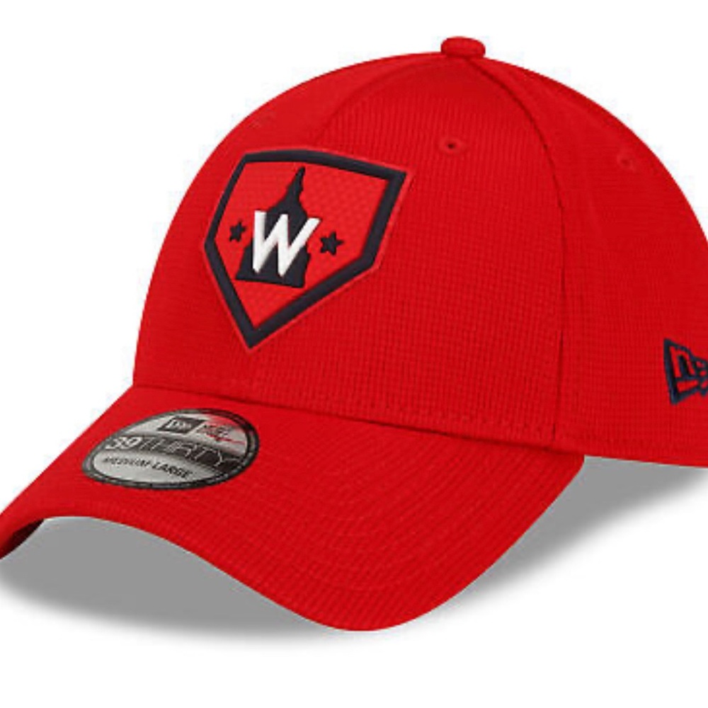 NWOT-  brand new MLB Wash from nationals cap! New era clubhouse so.m/l ⚾️
